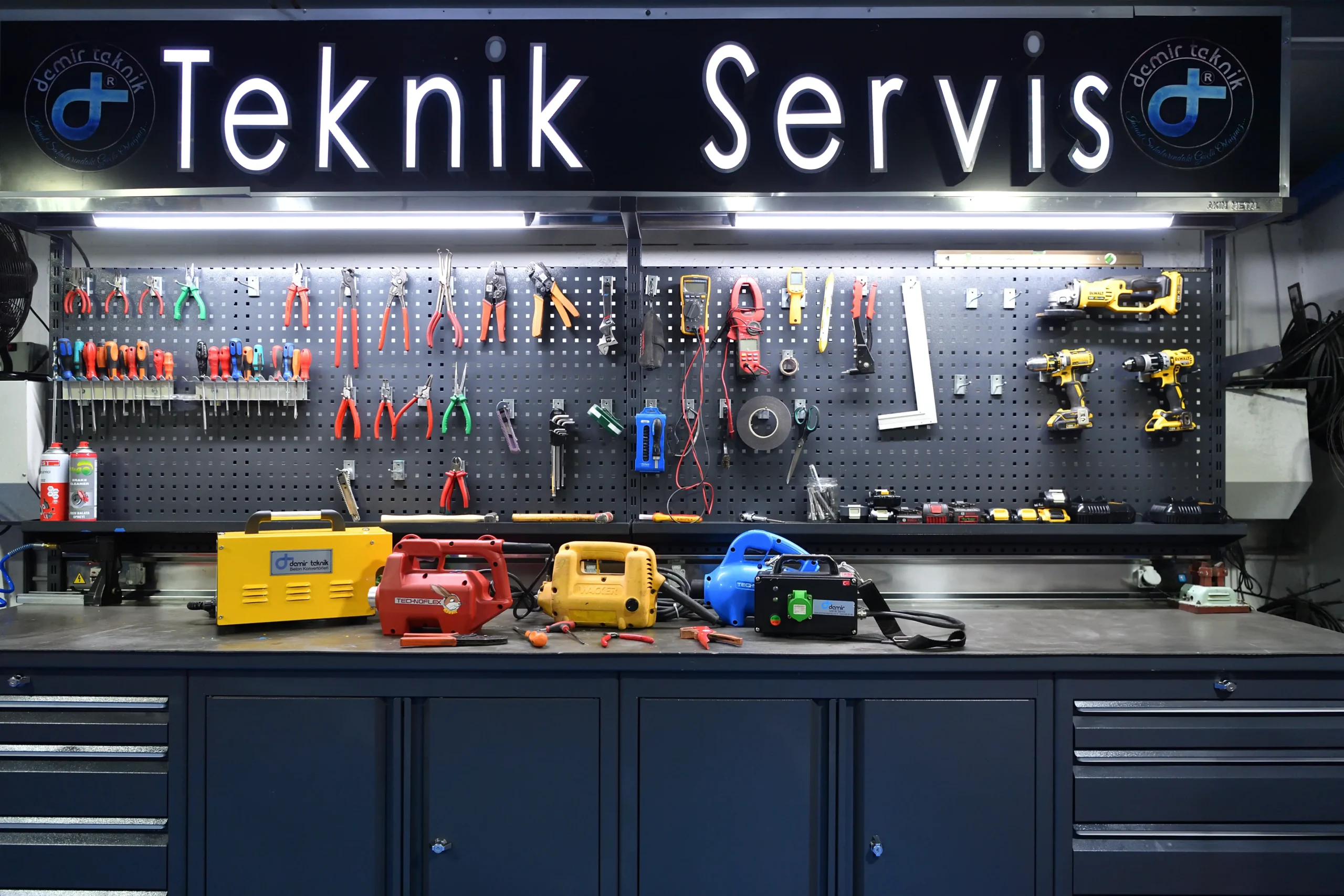 beton-vibrator-saticisi-secerken-nelere-dikkat-edilir